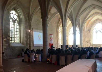 Le réfectoire des moines - salle de réception pour les mariages, séminaires, réunions - Abbaye de Reigny