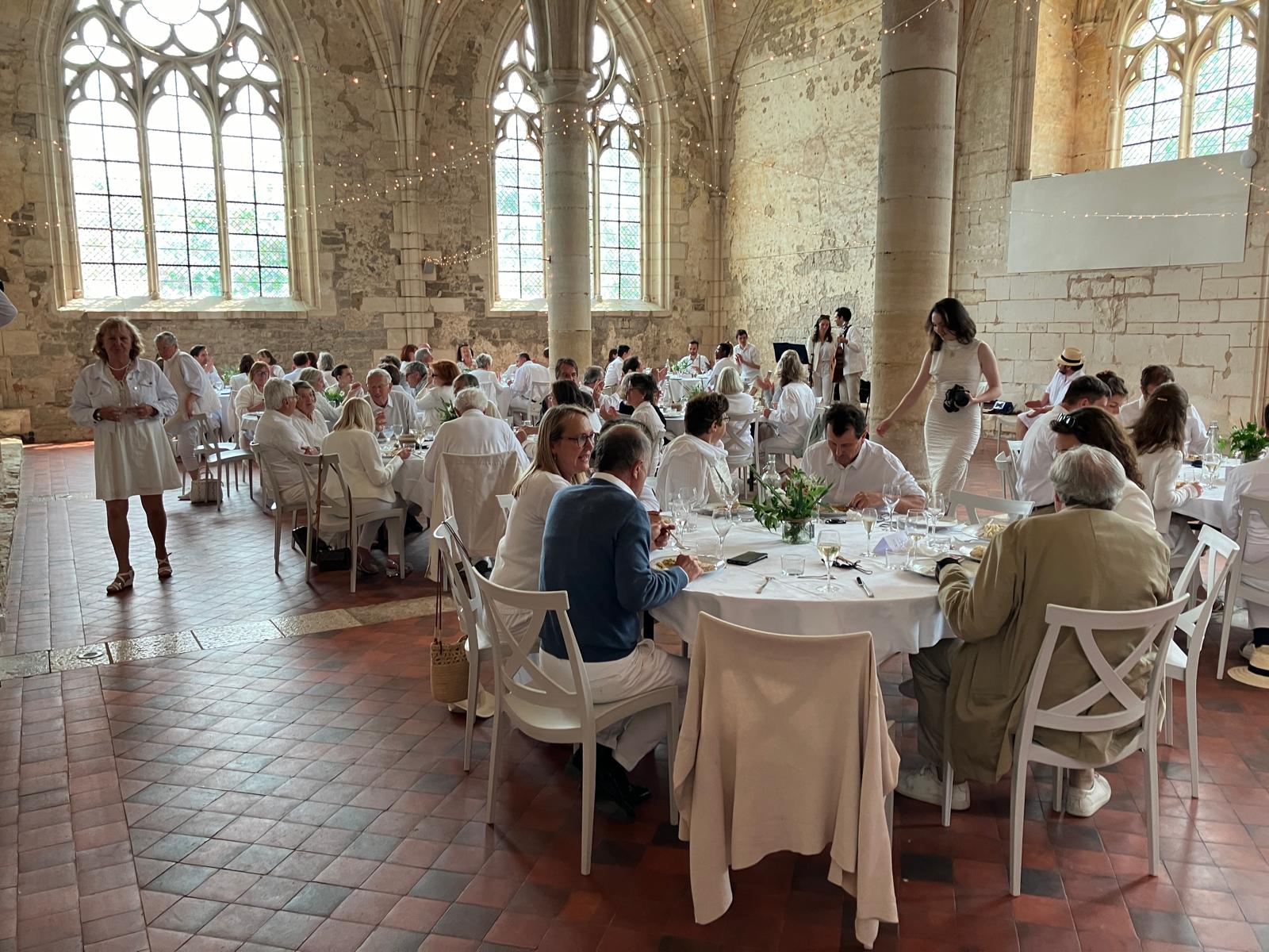 Amis de l'abbaye de Reigny Déjeuner en blanc dimanche 8 juin 2025-7